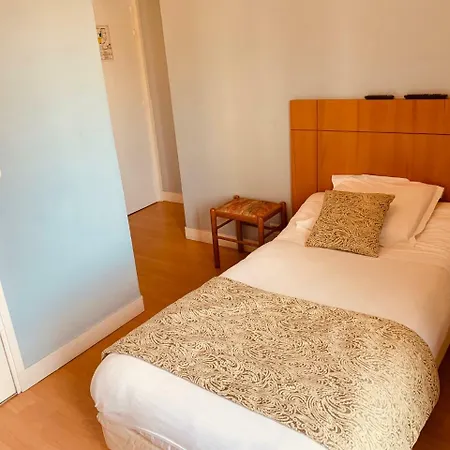 Le Val D'or & Le Theatre Hotel 2*