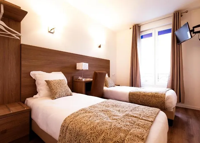 Le Val D'or & Le Theatre Hotel