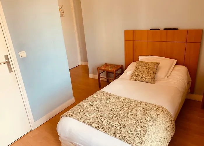 Le Val D'or & Le Theatre Hotel 2*