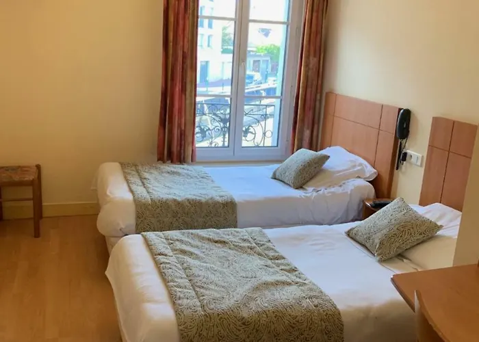 Le Val D'or & Le Theatre 2*